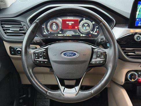 Used 2022 Ford Escape Titanium FWD image 27