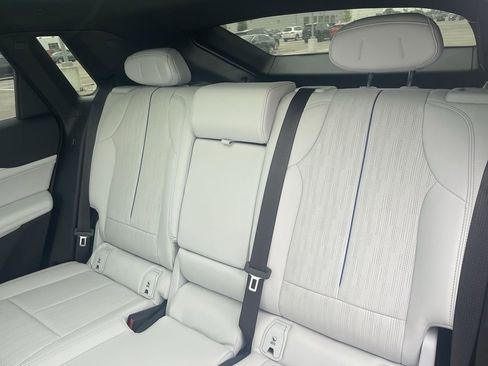 Certified 2025 Cadillac Lyriq Luxury AWD/4WD image 38