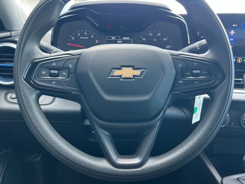 Used 2024 Chevrolet Trax LS w/ LS Convenience Package FWD image 22