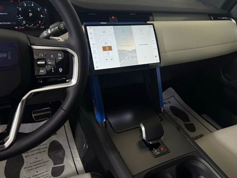 New 2025 Land Rover Discovery Sport Dynamic SE image 33