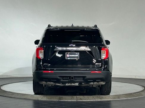 Used 2024 Ford Explorer XLT w/ Class IV Trailer Tow Package AWD/4WD image 8