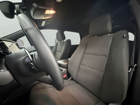 Used 2025 Dodge Durango GT RWD image 11
