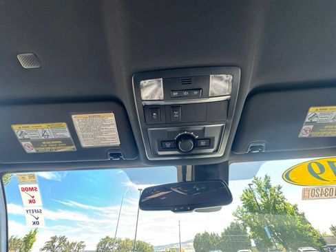 Used 2019 Toyota Tacoma TRD Off-Road w/ Technology Package AWD/4WD image 22