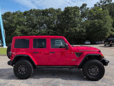 Used 2025 Jeep Wrangler Unlimited Rubicon 392 AWD/4WD image 2