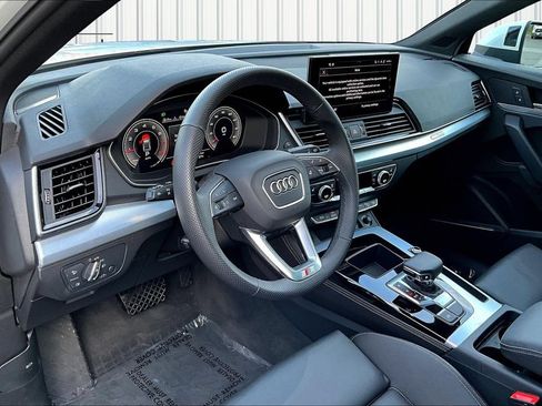 Certified 2025 Audi Q5 2.0T Premium Plus AWD/4WD image 17