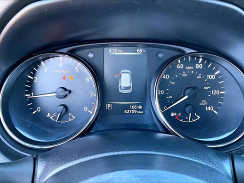 Used 2017 Nissan Rogue S image 23