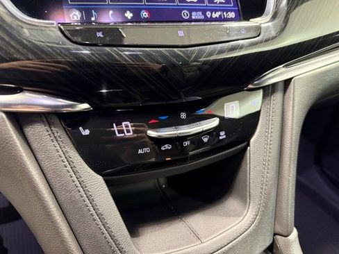 Used 2020 Cadillac XT6 Premium Luxury w/ LPO, Floor Liner Package FWD image 21