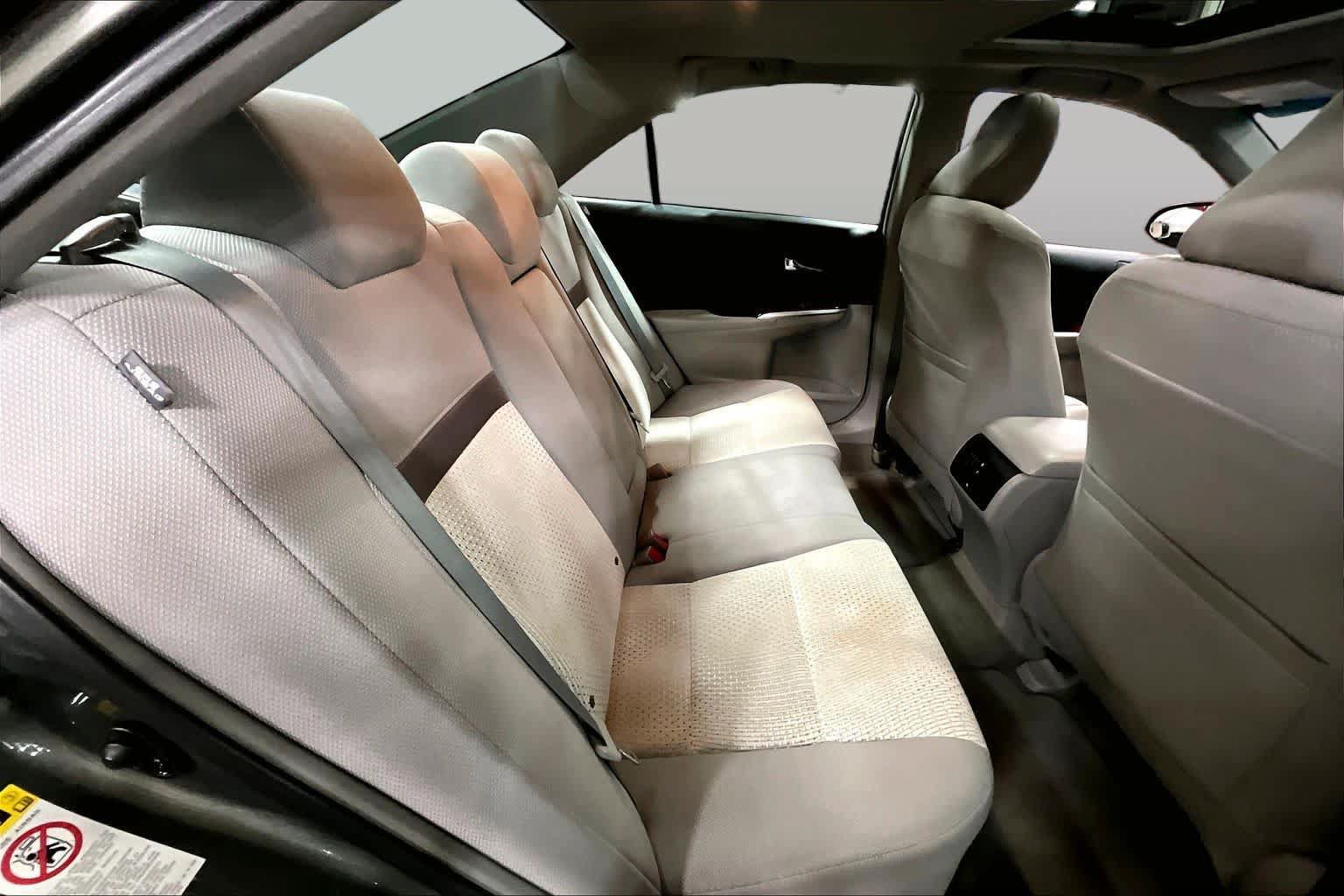 Used 2014 Toyota Camry XLE FWD image 19
