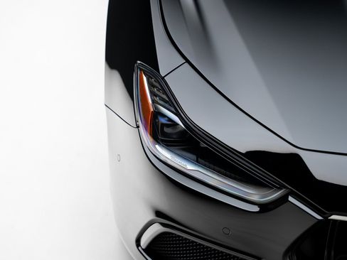 Used 2021 Maserati Ghibli Trofeo image 11