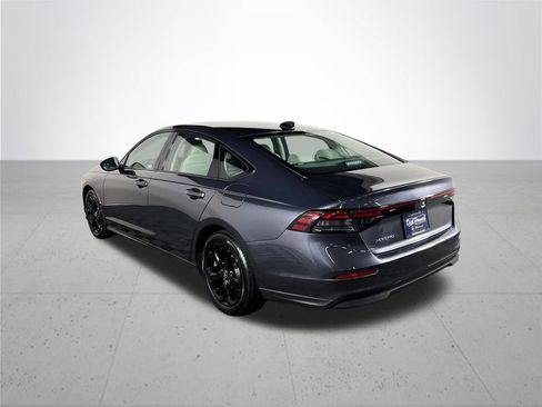 Used 2025 Honda Accord SE image 8