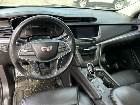 Used 2018 Cadillac XT5 Luxury w/ Driver Awareness Package FWD image 16