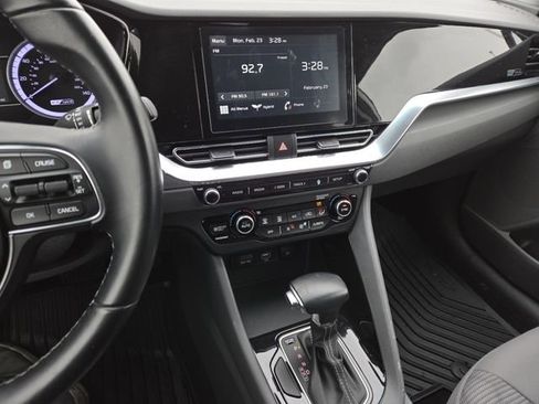 Used 2020 Kia Niro LXS image 31