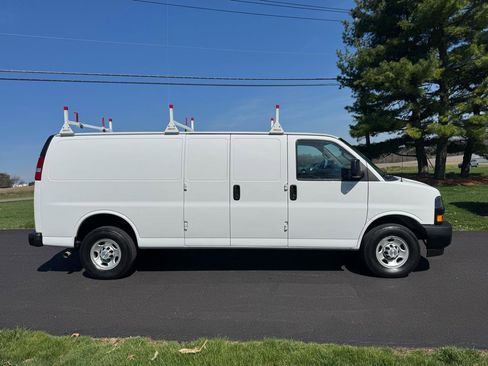 Used 2022 Chevrolet Express 2500 Extended w/ Driver Convenience Package image 6