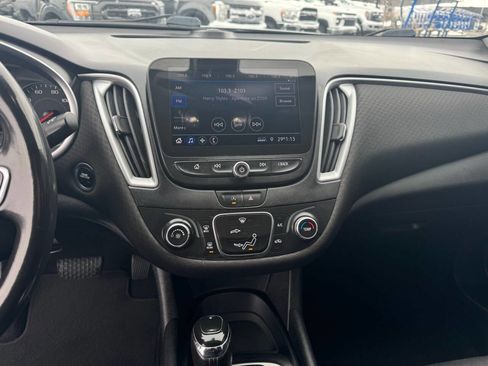 Used 2020 Chevrolet Malibu RS image 22