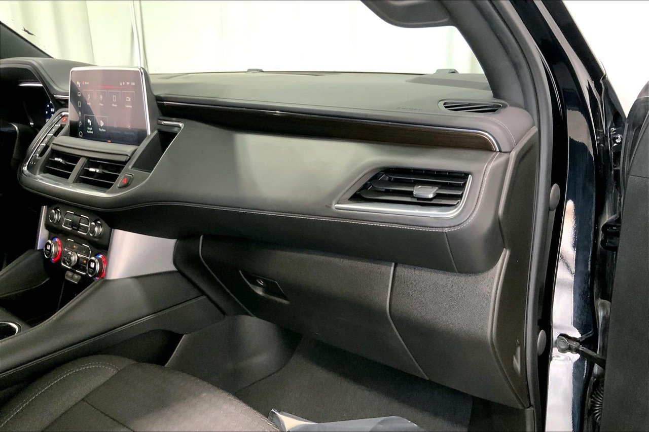 Used 2022 GMC Yukon XL SLE w/ Gmc Pro Safety Plus Package RWD image 16