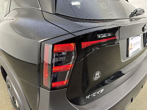 New 2026 Nissan Kicks SR w/ Cold Weather Package image 30