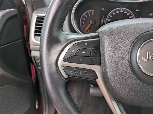 Used 2018 Jeep Grand Cherokee Laredo RWD image 30