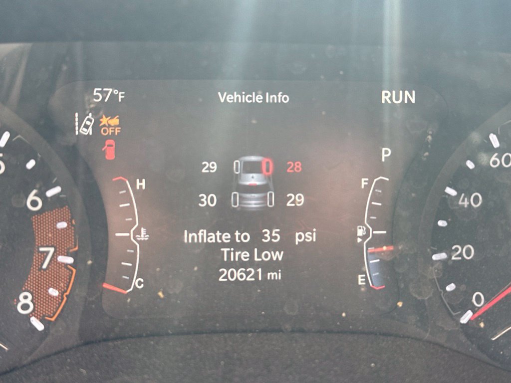 Used 2022 Jeep Compass Latitude AWD/4WD image 11