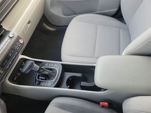 Used 2025 Hyundai Kona SEL image 22