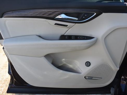 Used 2023 Buick Envision Avenir image 12