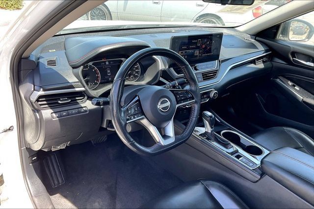 Used 2023 Nissan Altima 2.0 SR FWD image 14