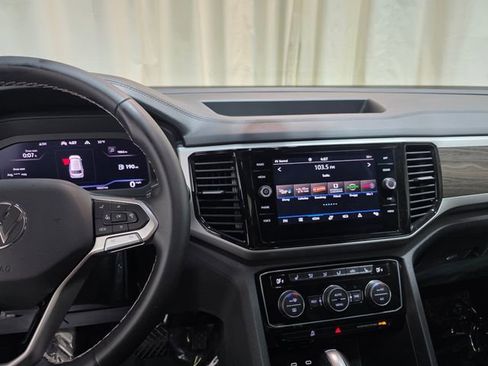 Certified 2023 Volkswagen Atlas SE w/ Panoramic Sunroof Package AWD/4WD image 16