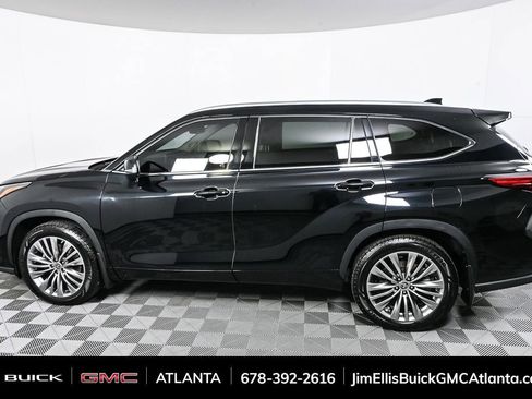 Used 2021 Toyota Highlander Platinum image 2