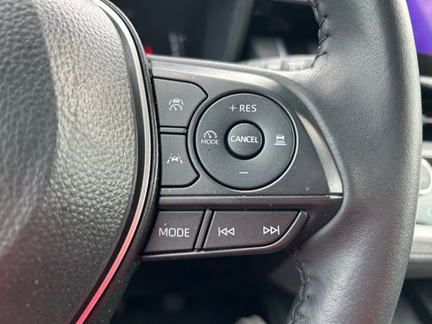 Used 2026 Toyota Corolla Cross LE FWD image 19