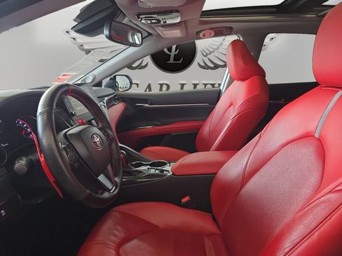 Used 2022 Toyota Camry XSE FWD image 9