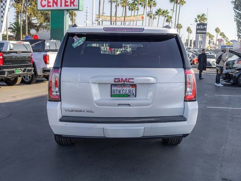 Used 2018 GMC Yukon XL SLT w/ Open Road Package image 11