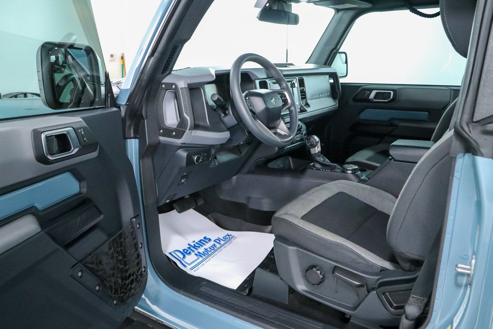 Used 2022 Ford Bronco 2-Door AWD/4WD image 3