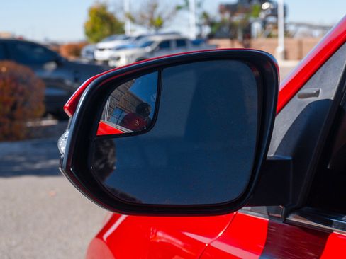 Used 2016 Toyota RAV4 XLE image 17