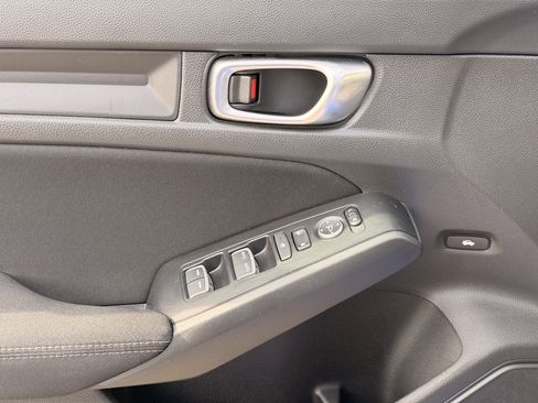 Used 2023 Honda Civic Sport image 8