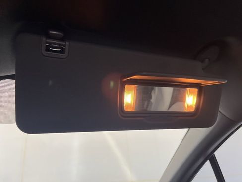 Used 2021 Toyota Sienna Limited image 77