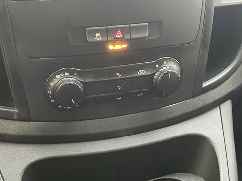 Used 2023 Mercedes-Benz Metris image 33