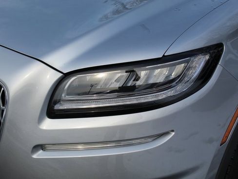 Certified 2022 Lincoln Nautilus Reserve image 11