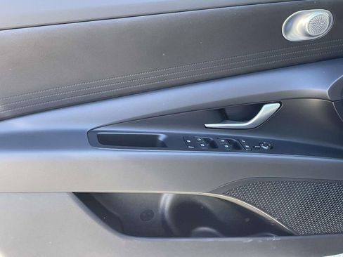 New 2026 Hyundai Elantra SE image 13