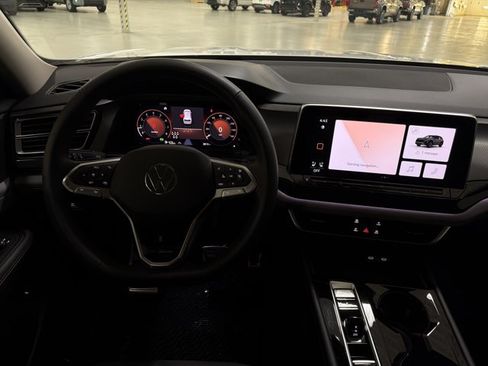 Certified 2026 Volkswagen Atlas Peak Edition AWD/4WD image 28
