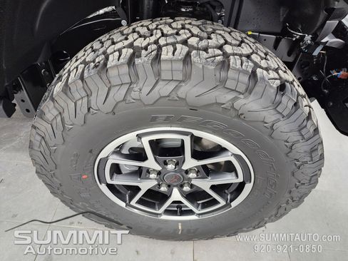 New 2025 Jeep Wrangler Unlimited Rubicon w/ Steel Bumper Group image 3