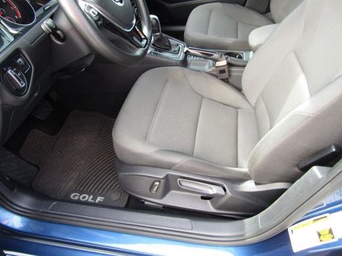 Used 2018 Volkswagen Golf S image 13