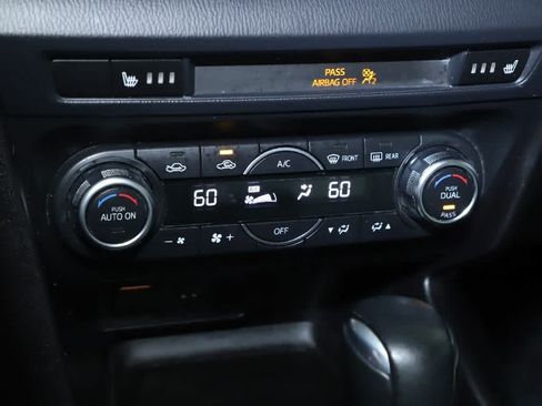 Used 2018 MAZDA MAZDA3 Grand Touring FWD image 24