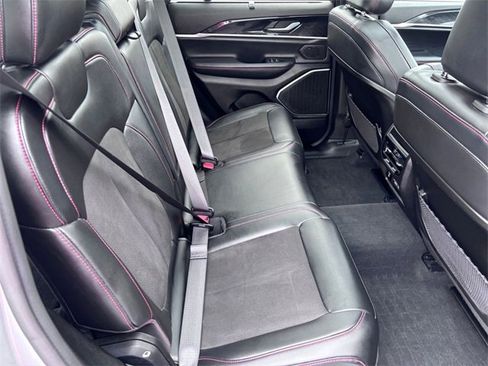 Certified 2022 Jeep Grand Cherokee Trailhawk w/ Luxury Tech Group III image 29