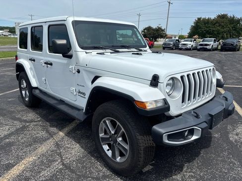 Used 2021 Jeep Wrangler Unlimited Sahara w/ Uconnect 4C Nav & Sound Group AWD/4WD image 3