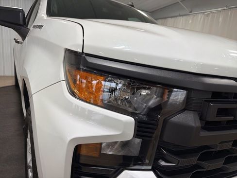 Used 2022 Chevrolet Silverado 1500 Custom image 13