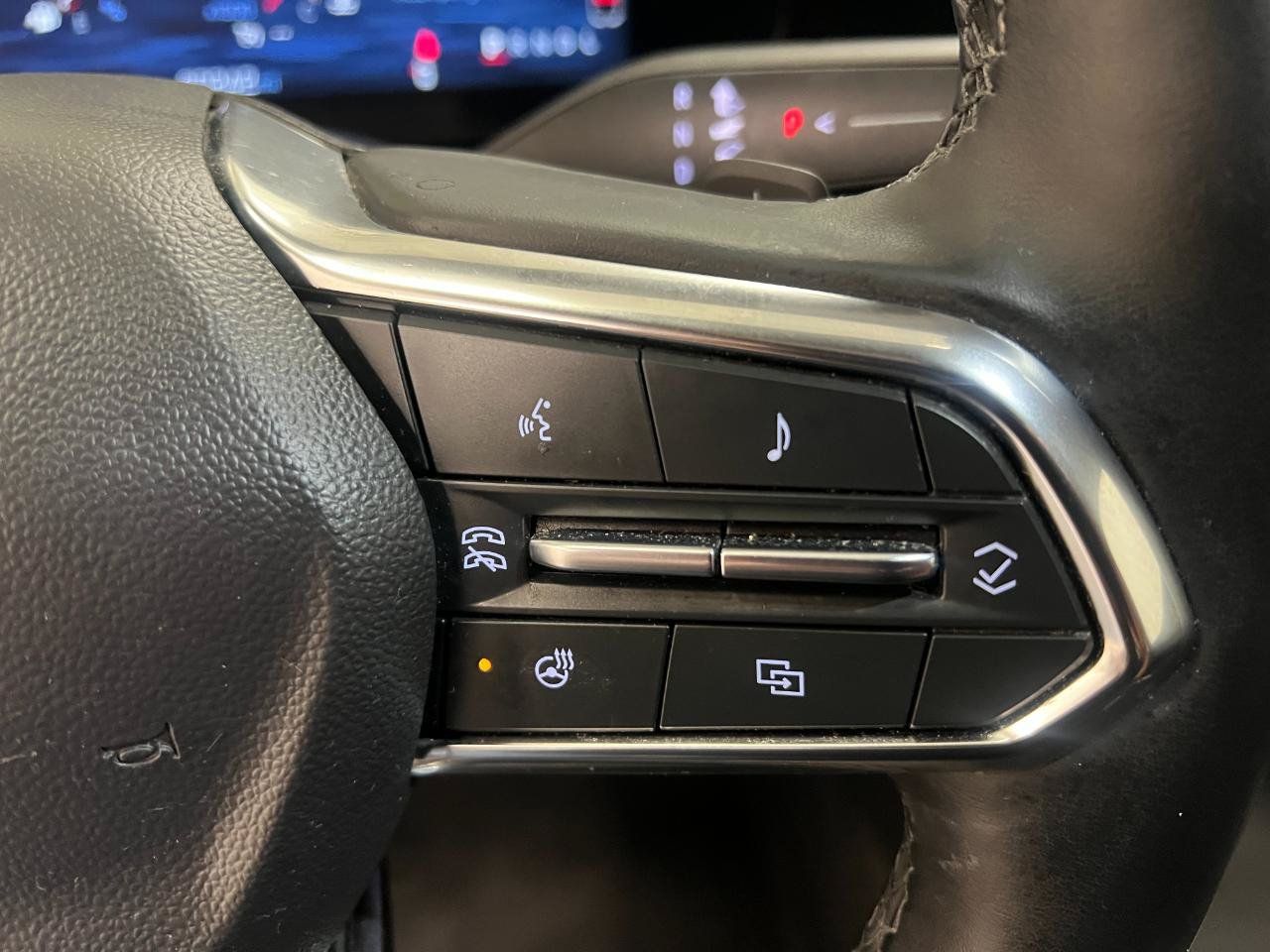 Used 2025 Chevrolet Equinox LT w/ Convenience Package II FWD image 36