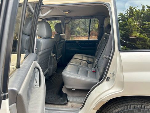 Used 1999 Toyota Land Cruiser image 30