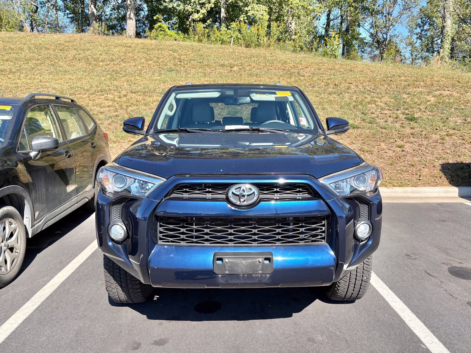 Used 2016 Toyota 4Runner SR5 Premium AWD/4WD image 2