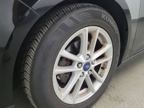 Used 2018 Ford Focus SE w/ Cold Weather Package FWD image 31