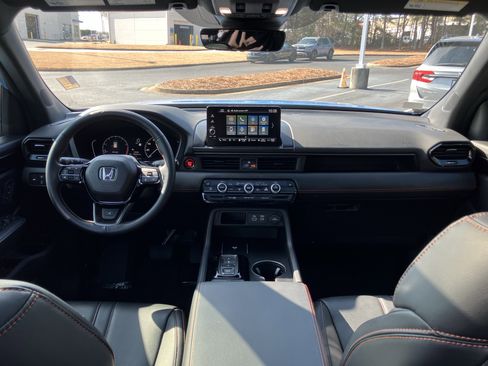 Used 2024 Honda Pilot TrailSport image 31