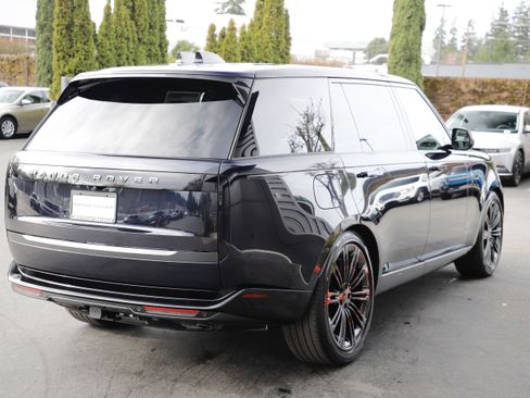 New 2026 Land Rover Range Rover Long Wheelbase SE AWD/4WD image 6